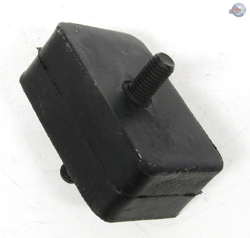Liaz Motortartó gumibak négyszög (L0535)